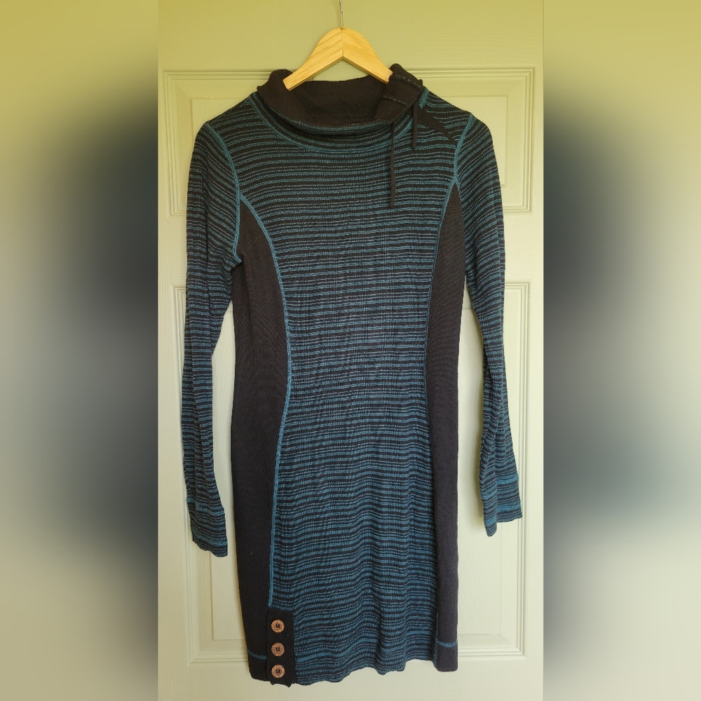 Prana Black and Teal Long Sleeve Dress